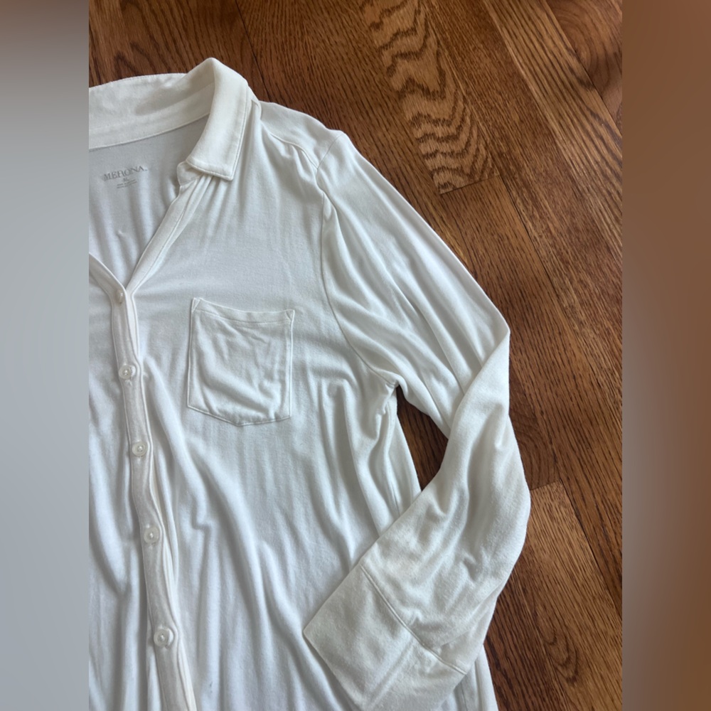 Merona Soft white button down collared shirt - Picture 4 of 5